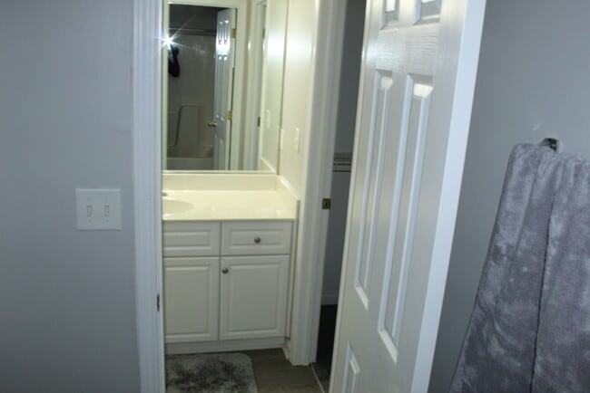 Building Photo - Fully Furnished Columbia County Rental