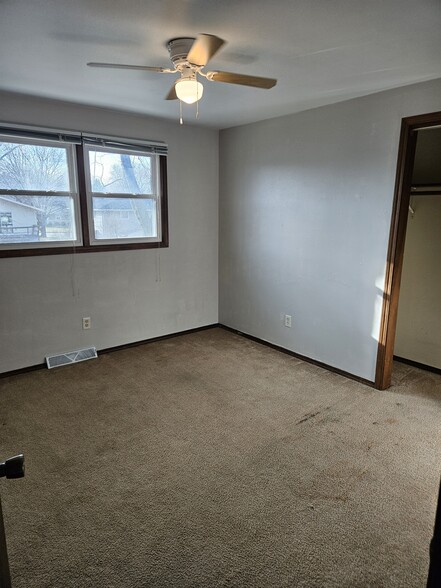 Building Photo - 3532 E River Dr