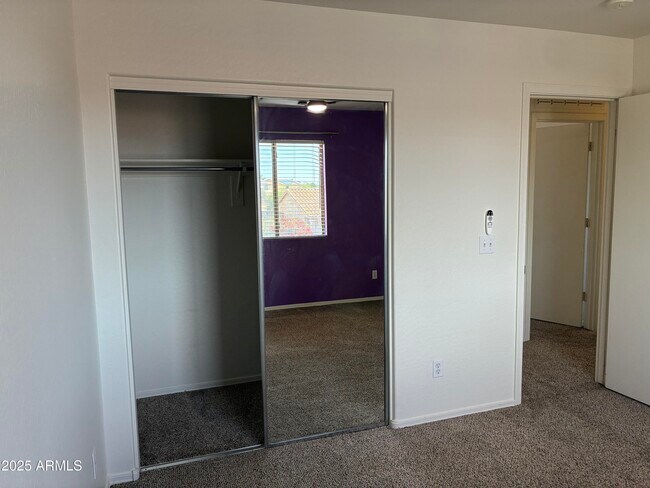 Building Photo - 7287 S Sunrise Way