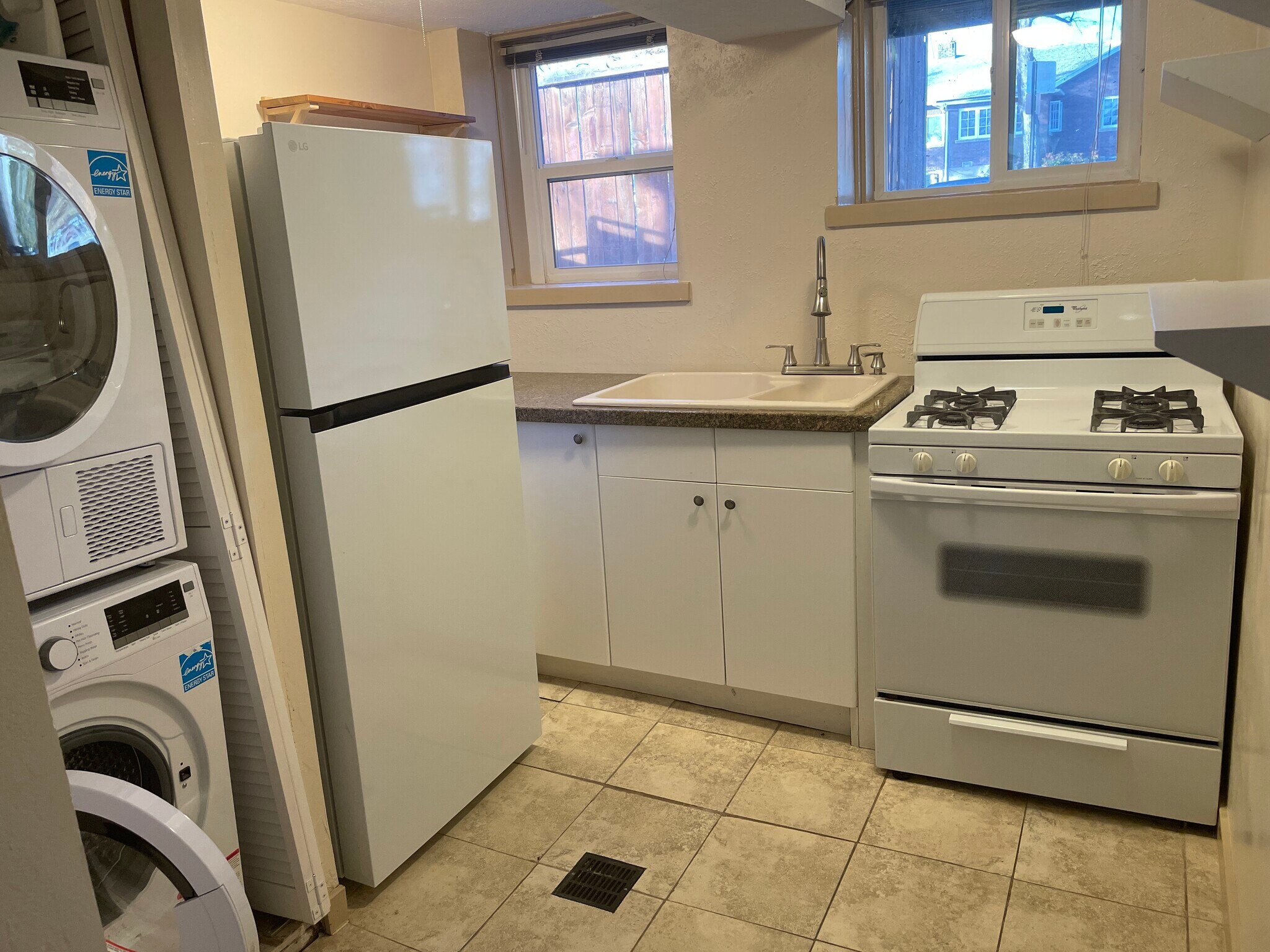 Building Photo - 604 S 1300 E