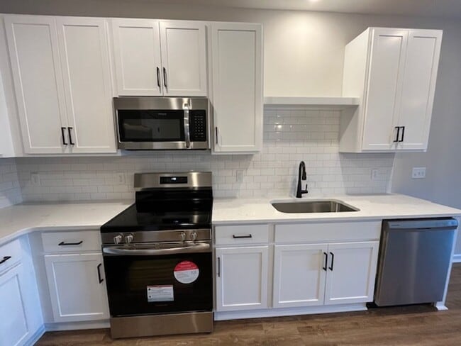 Building Photo - Perfect Paramount Point Property!