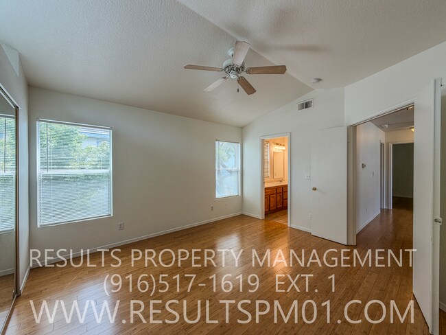Building Photo - Great Elk Grove 2 Bedroom plus Loft Home