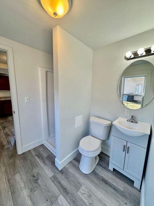 Building Photo - 211O