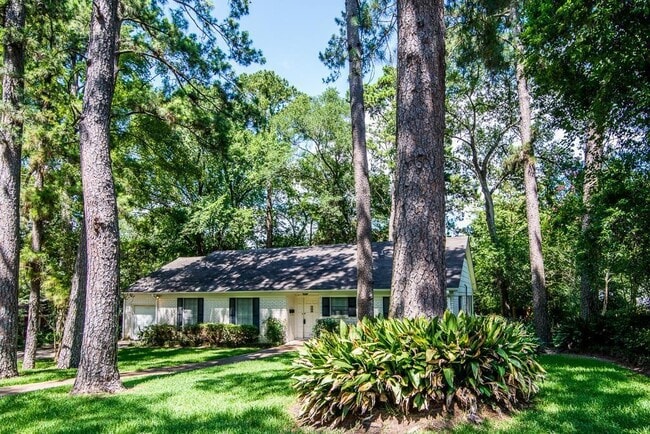 Building Photo - 1701 Ave R