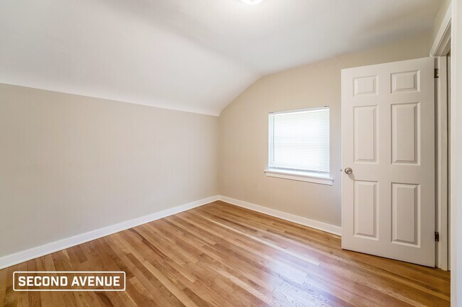 Building Photo - 512 Veronica Dr