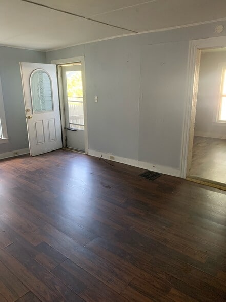 Building Photo - 1114 College Ave