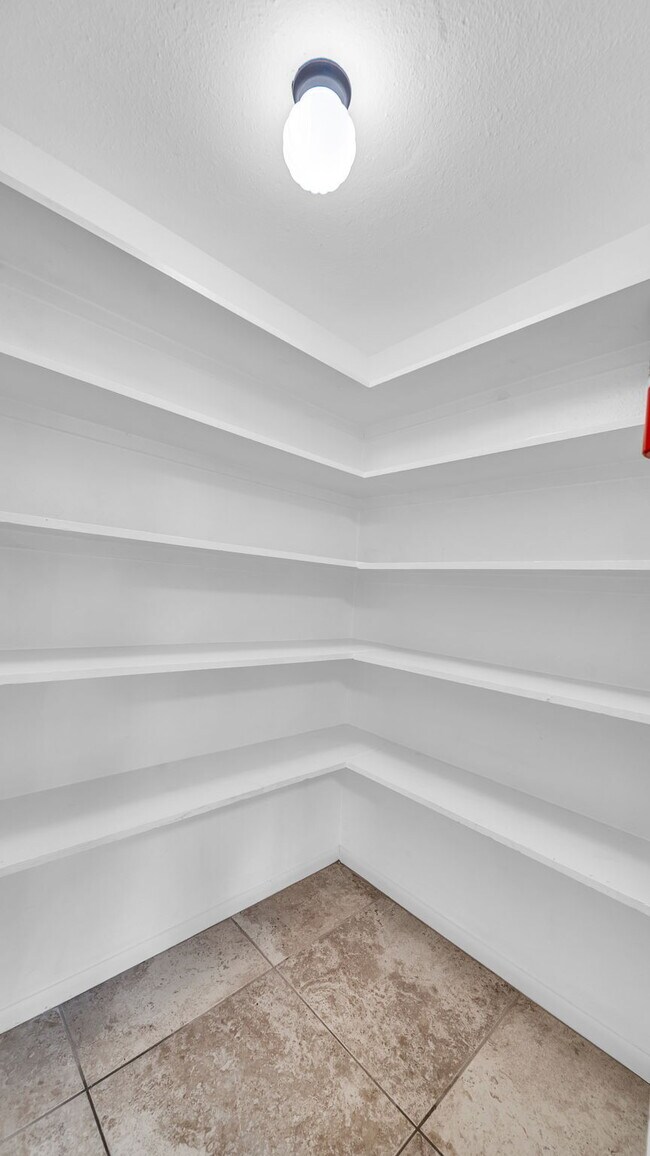 Building Photo - Find comfort, style, and convenience in this beautiful 3-bedroom home located in a desirable gate...