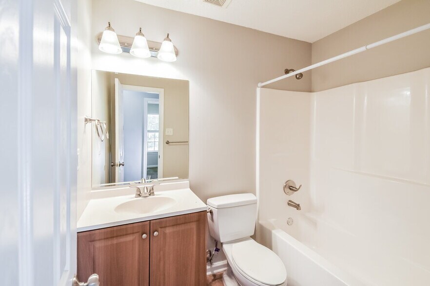 Building Photo - 9296 Brooks Dr