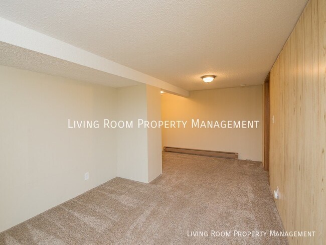 Building Photo - 8607 N Leonard St