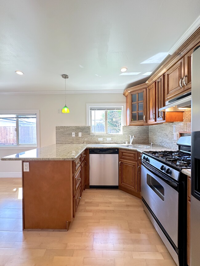 Building Photo - 1363 Sevier Ave