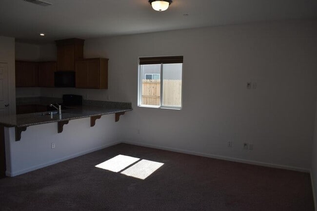 Building Photo - 31 Medieval St