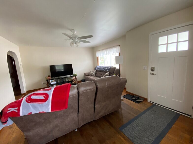 Living Room - 216 Dort Ln NW