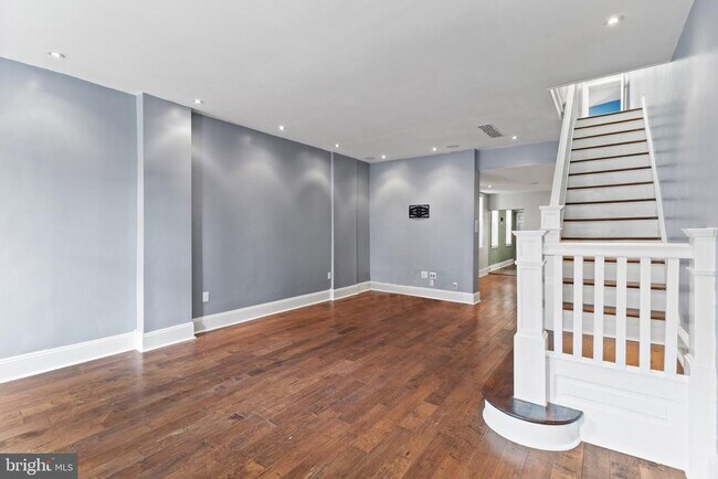 Building Photo - 2443 E Cumberland St