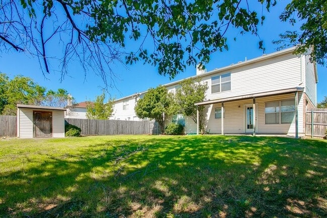 Building Photo - 3920 Malibu Sun Dr