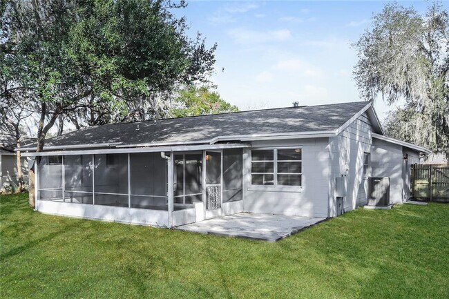 Building Photo - 3074 Riverbrook Dr