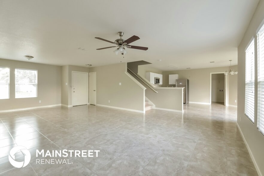 Building Photo - 410 Spruce Breeze