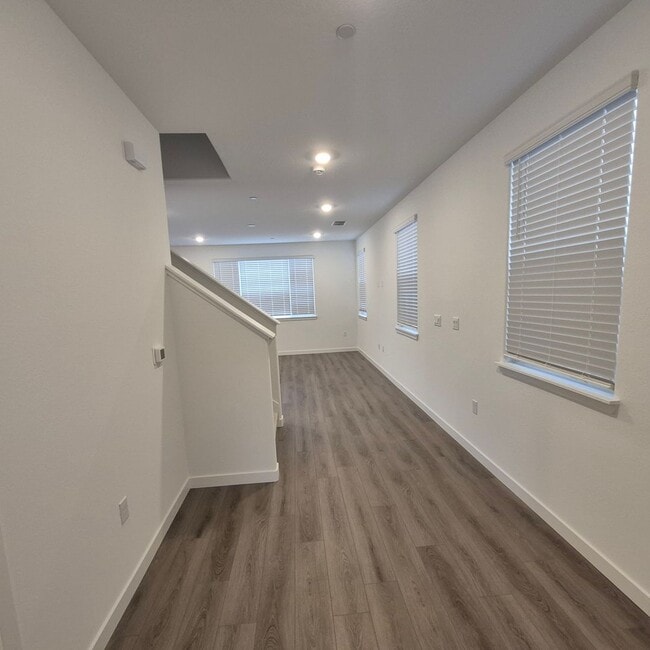 Building Photo - Brand New 5 Bedroom Home in Rancho Cordova