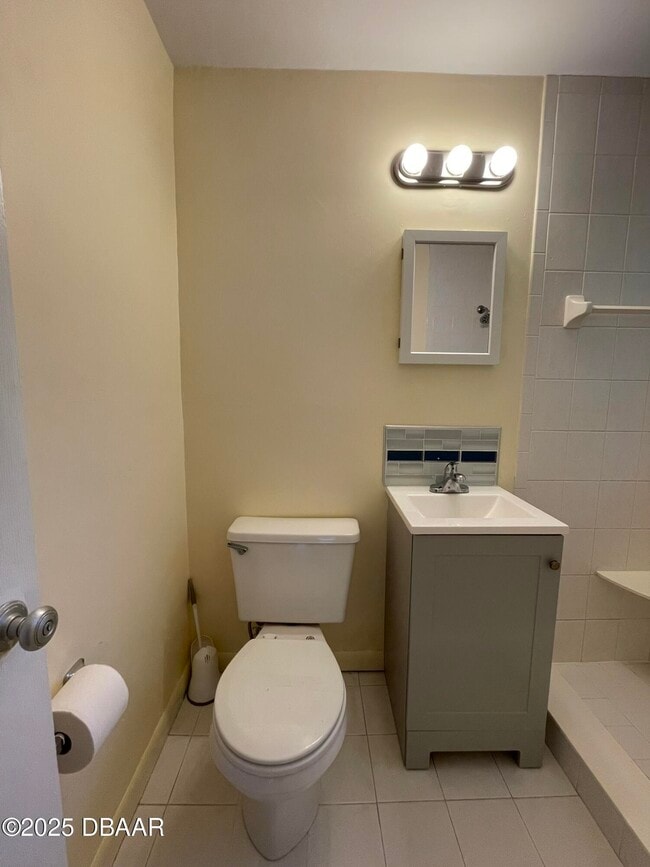 Building Photo - 525 Tarragona Way