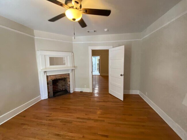 Building Photo - Large Brand New - One Bedroom (2 blocks from Historic Distr.)