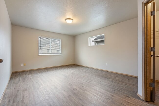 Building Photo - Beautiful 4bed/2.5bath home