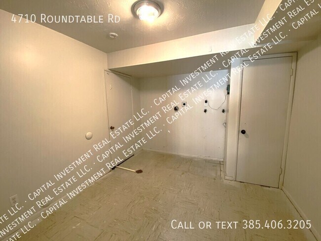 Building Photo - 4710 Roundtable Rd