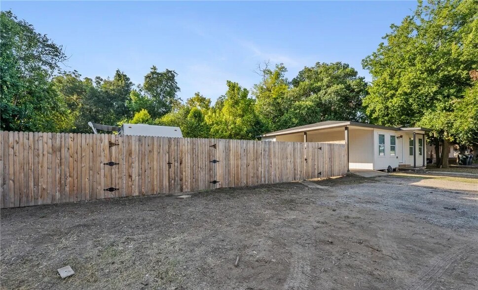 Building Photo - 112 Linda Dr