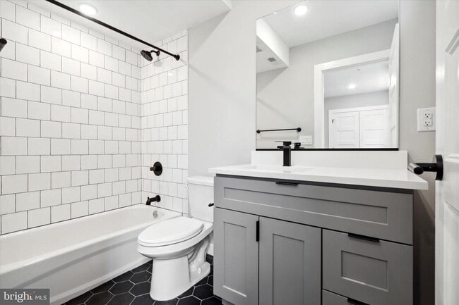 Building Photo - 3519 Hamilton St