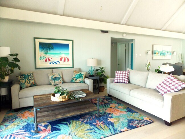 Building Photo - 16904 Beachcomber Dr