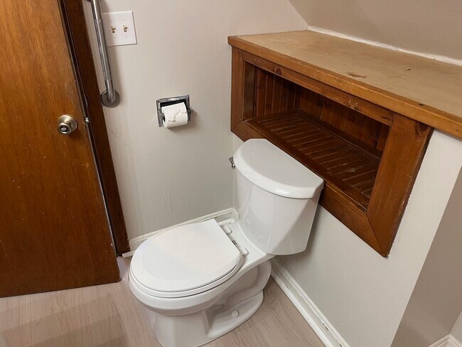 Building Photo - 24 Pleasant St