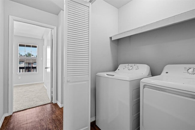 Building Photo - 1806 River Crossing Cir