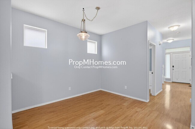 Building Photo - Gorgeous Updated Home in Witch Hazel!