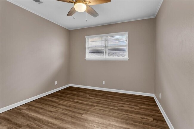 Building Photo - 509 Dean Dr