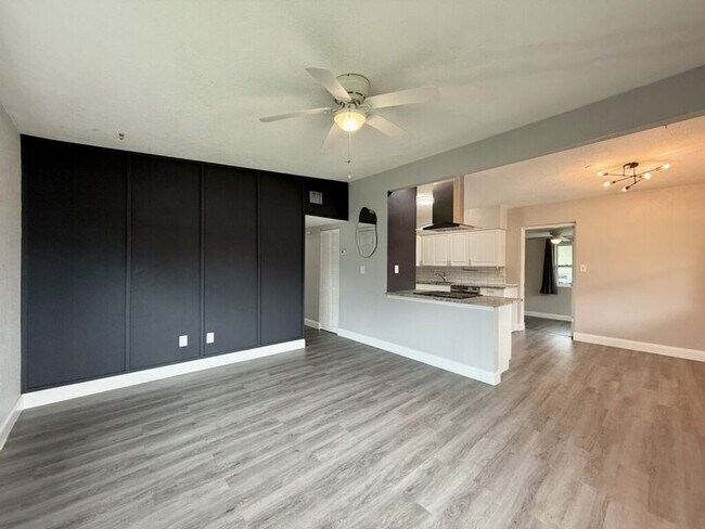 Building Photo - 1375 Tuscola St