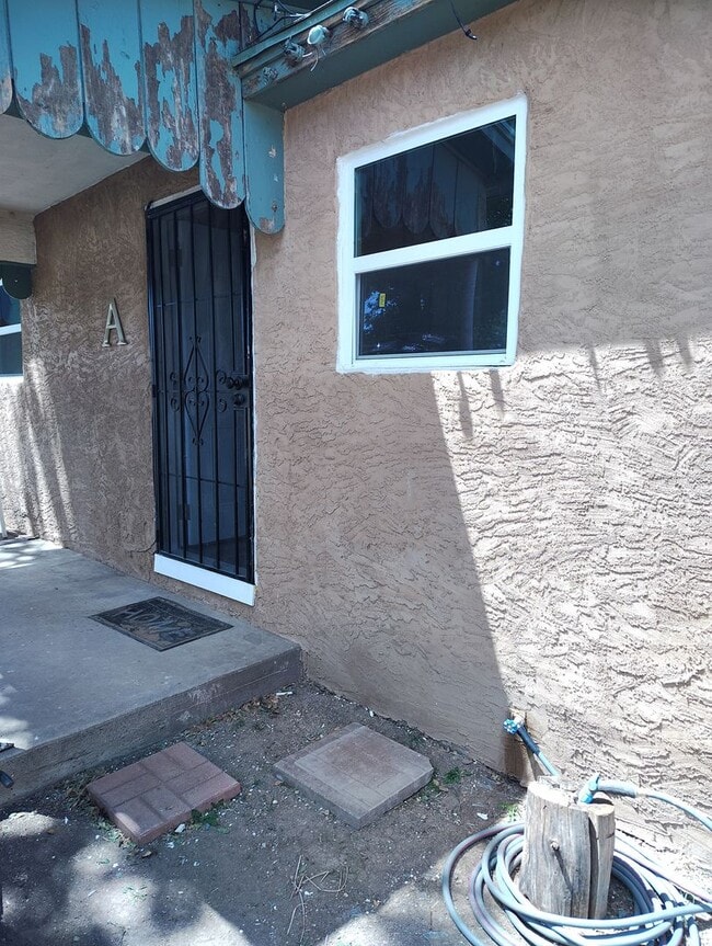 Building Photo - Available for Immediate Move - 1 Bed 1 Bath - Utilities included OPEN HOUSE 05/09/26 12-2