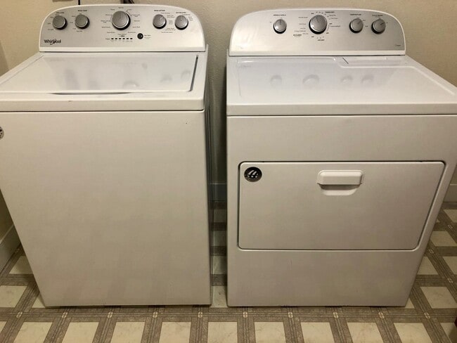 Building Photo - Charming 3 Bedroom in Cottage Lake