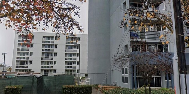 Building Photo - 530 Coffee Rd