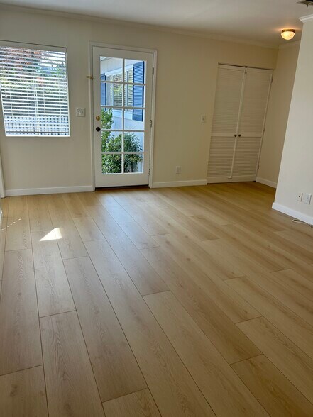 Private entrance of bedroom 4, opens to patio/backyard - 10760 Russett Ave