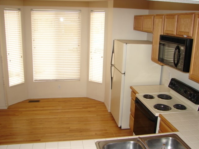 Building Photo - 1095 Scarlet Oak Dr