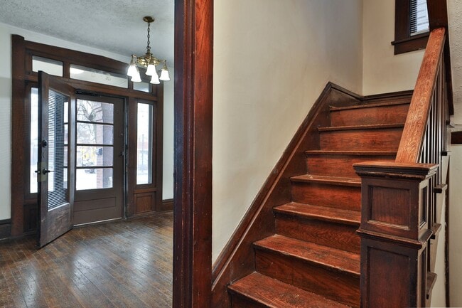 Building Photo - Incredible 6 Bedroom Home OSU Campus – Renovated, Spacious, and Move-In Ready!