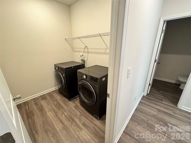 Building Photo - 1007 Maylen Trce