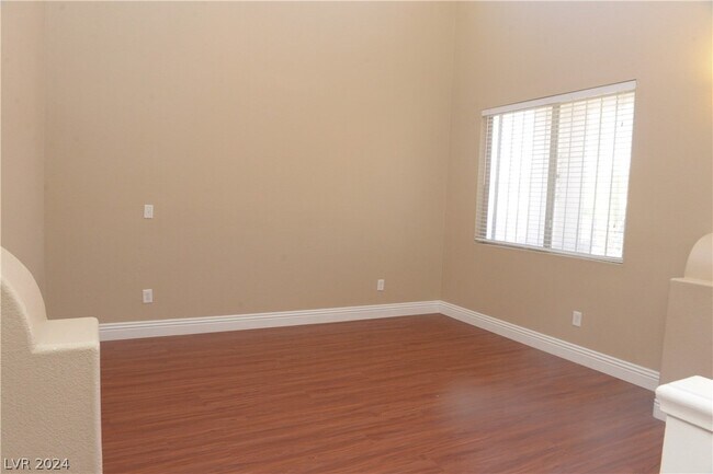 Building Photo - 6527 Tulip Garden Dr