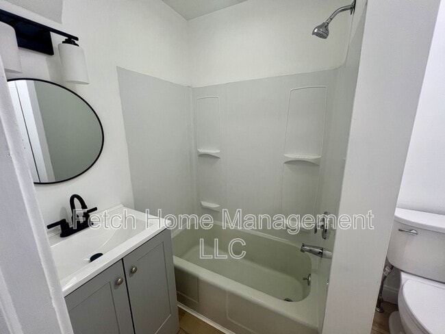 Building Photo - 312 N Reservoir St