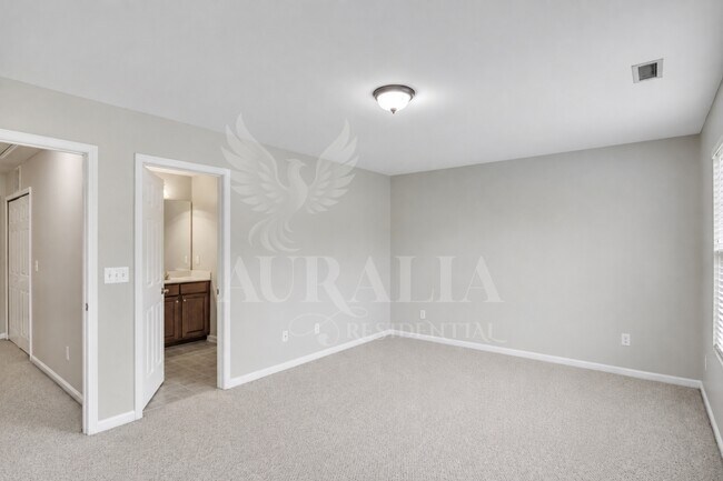 Building Photo - 255 Hampshire Downs Dr