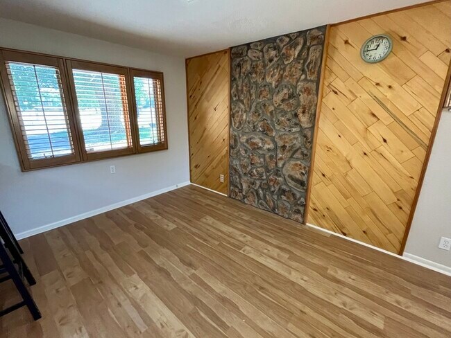 Building Photo - 3375 Fenton St