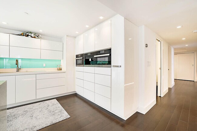 Building Photo - 3407 S Ocean Blvd