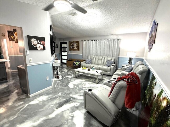 Building Photo - 2122 Winningway St