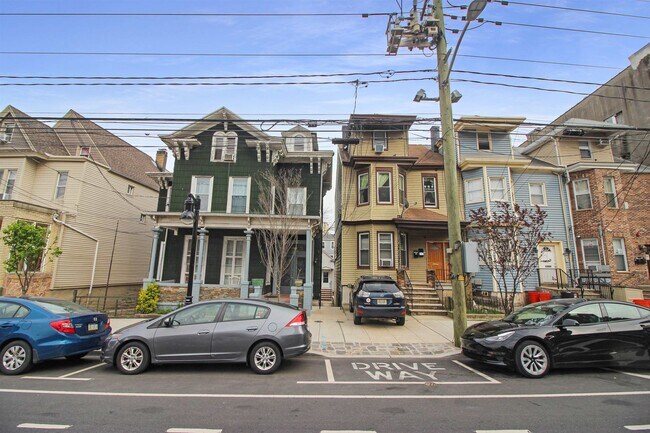 Building Photo - 1620 Palisade Ave