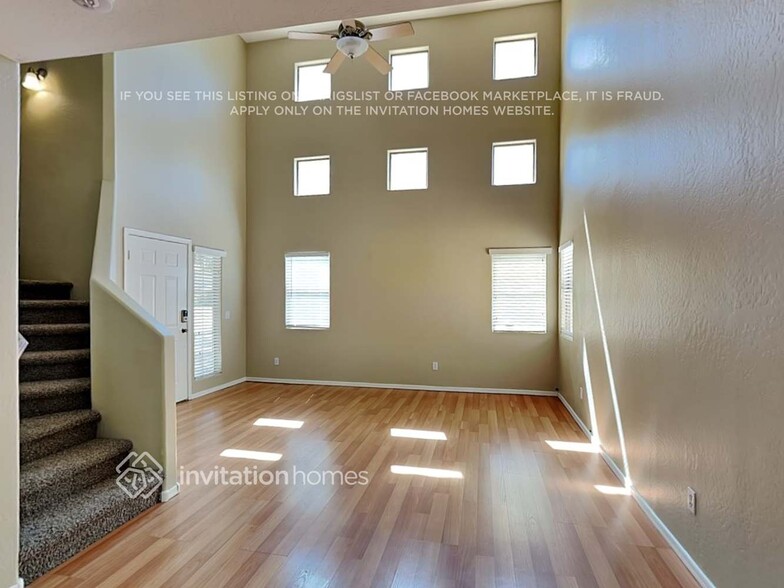 Building Photo - 7106 N 77th Dr