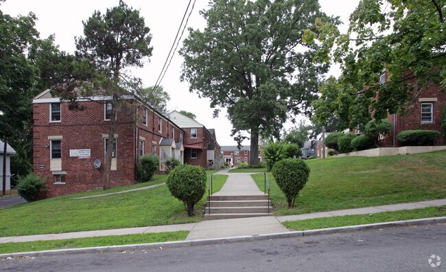 Building Photo - 471 Tremont Ave