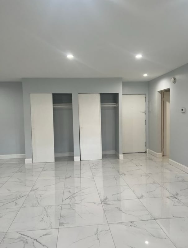 Building Photo - 311 E Westfield Ave